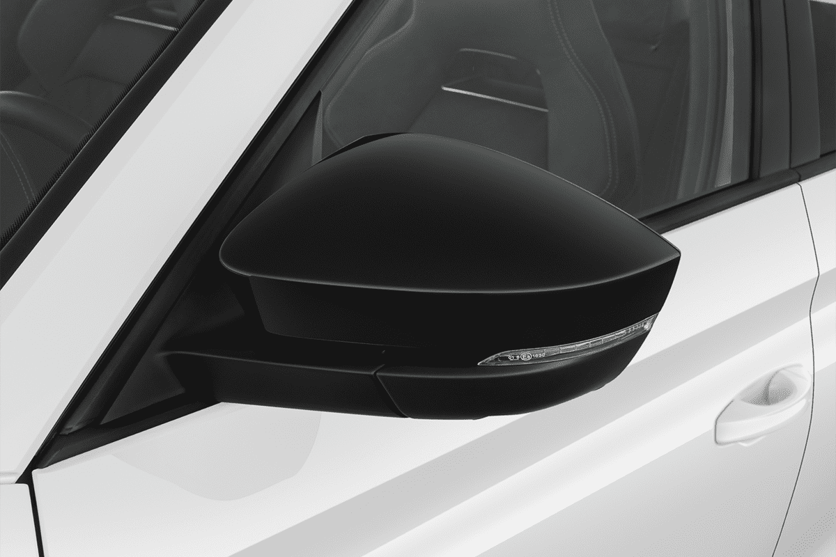 Rückspiegel eines Skoda Kodiaq Sportline