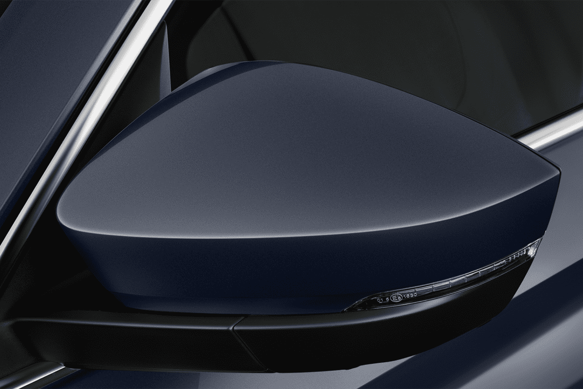 Rückspiegel eines Skoda Kodiaq Drive 125