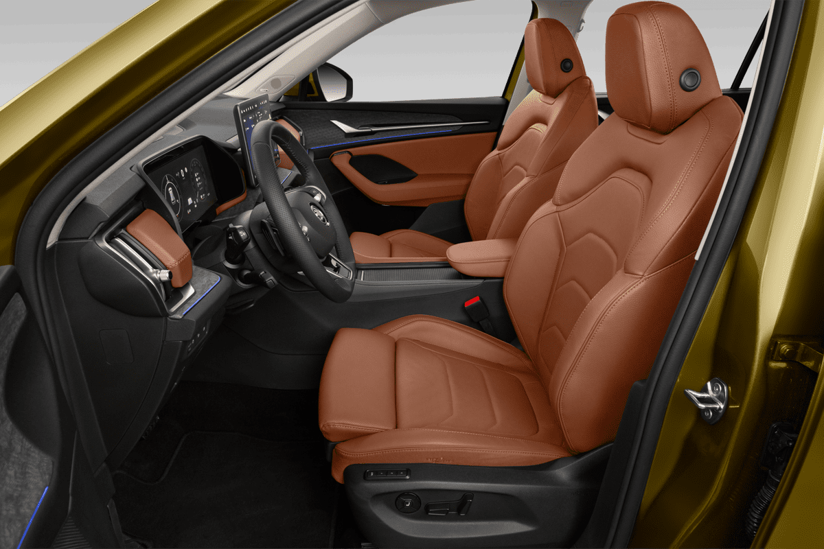 Vordersitze eines Skoda Kodiaq Plug-in-Hybrid