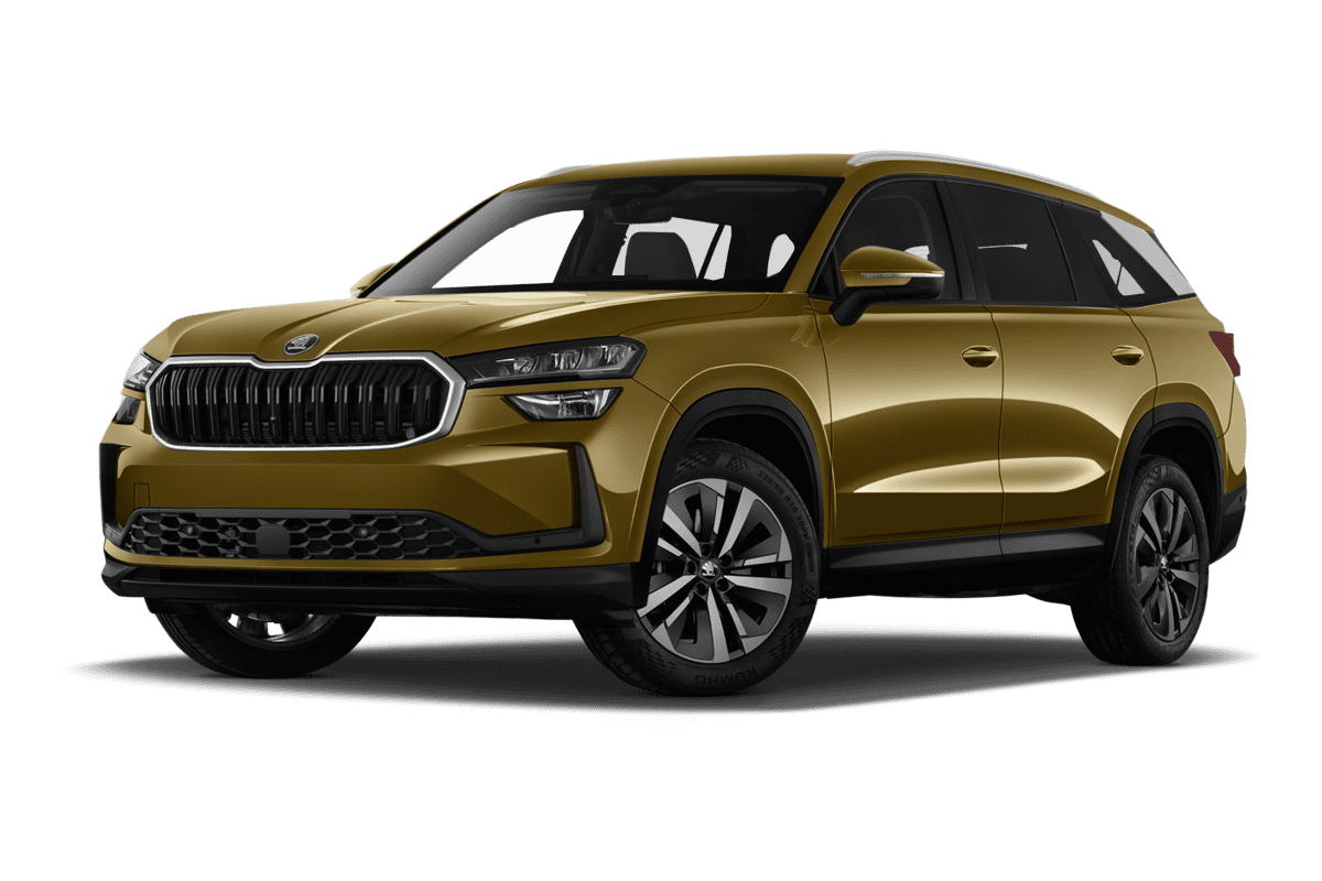 Tiefe, schräge Heckansicht eines Skoda Kodiaq Plug-in-Hybrid, freigestellt