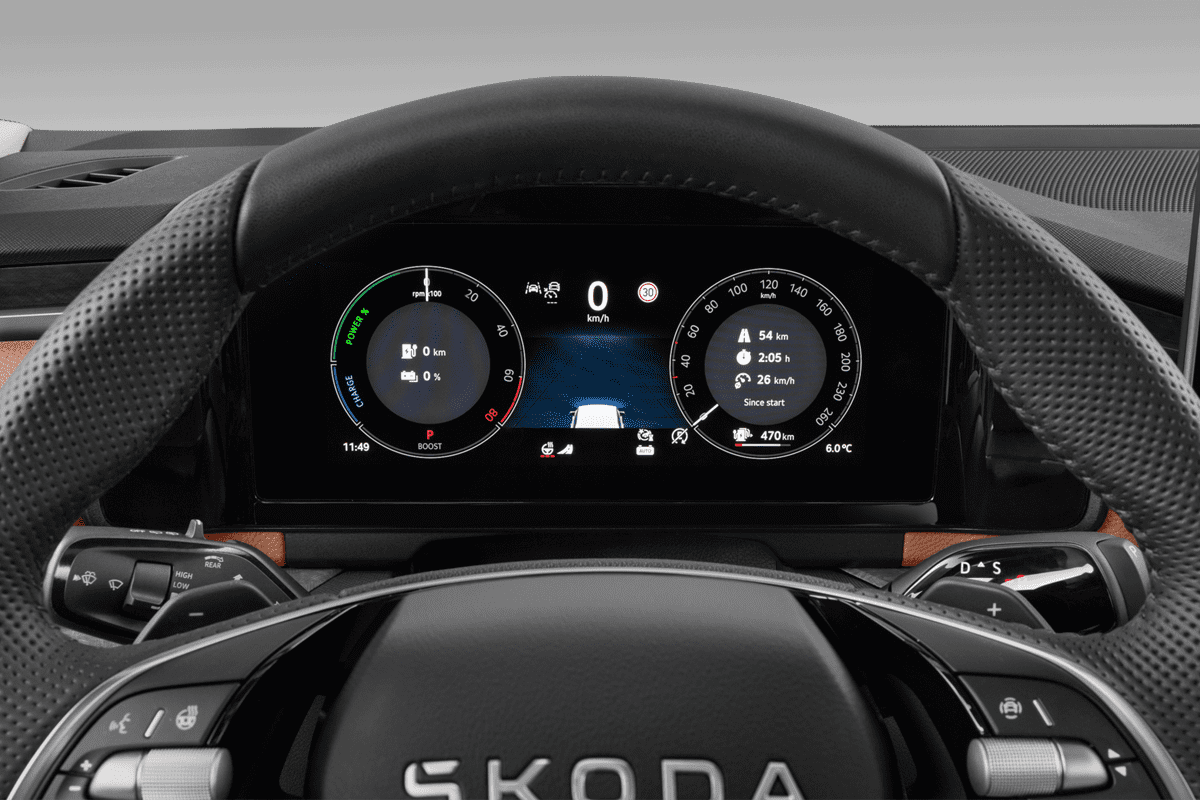 Kombiinstrument eines Skoda Kodiaq Plug-in-Hybrid