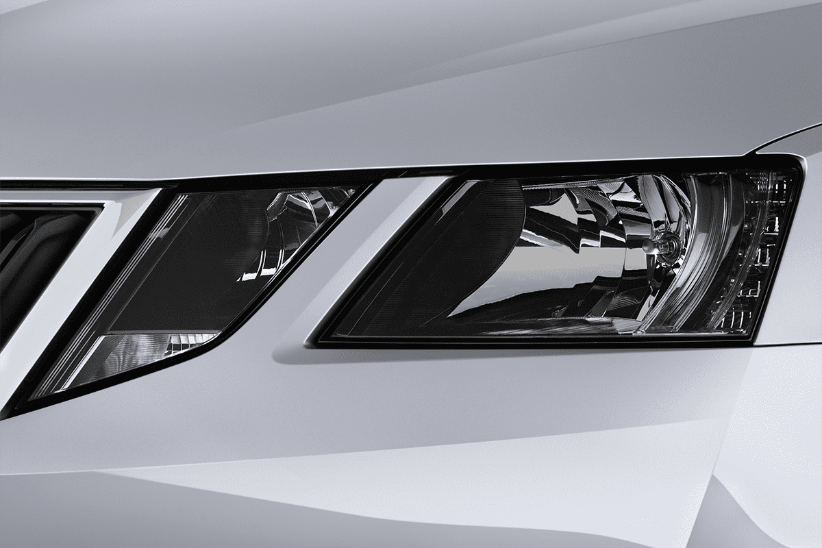 Frontscheinwerfer eines Skoda Octavia Limousine iV