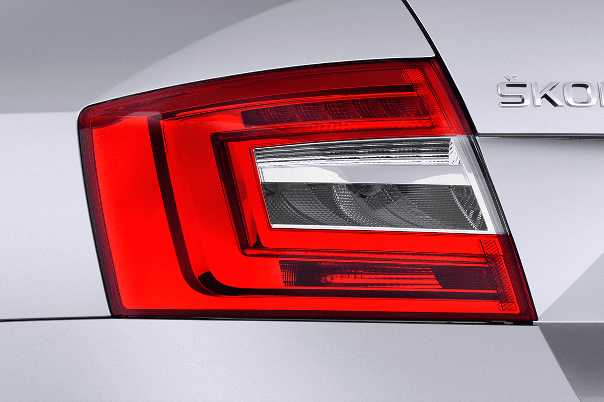 Heckleuchten eines Skoda Octavia Limousine iV