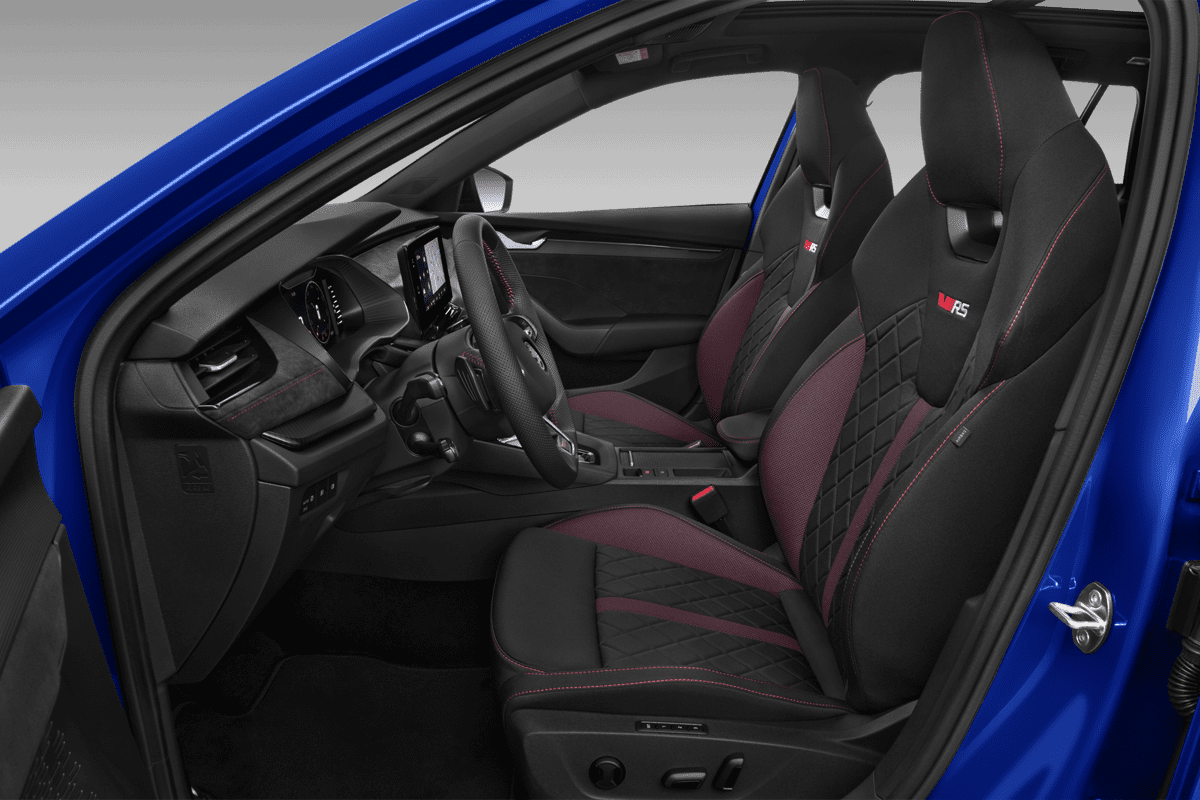 Vordersitze eines Skoda Octavia Combi RS