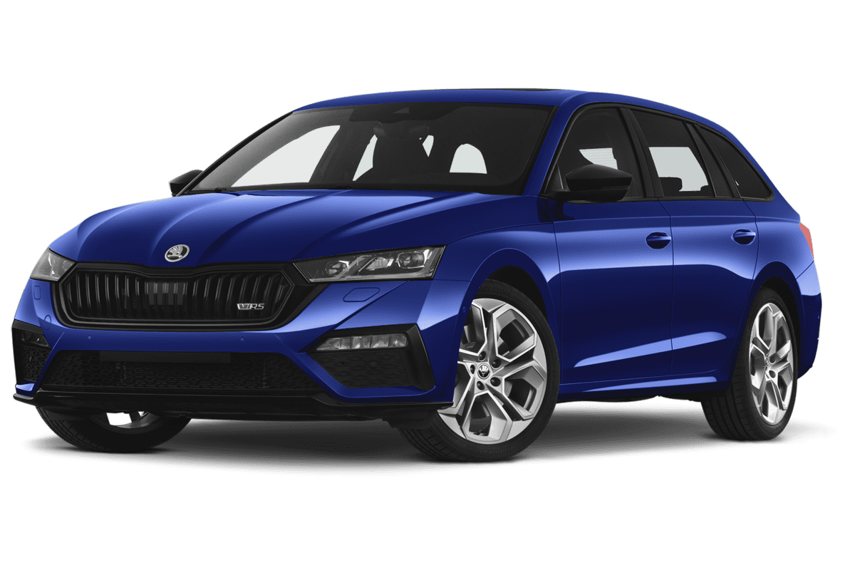 Tiefe, schräge Heckansicht eines Skoda Octavia Combi RS , freigestellt