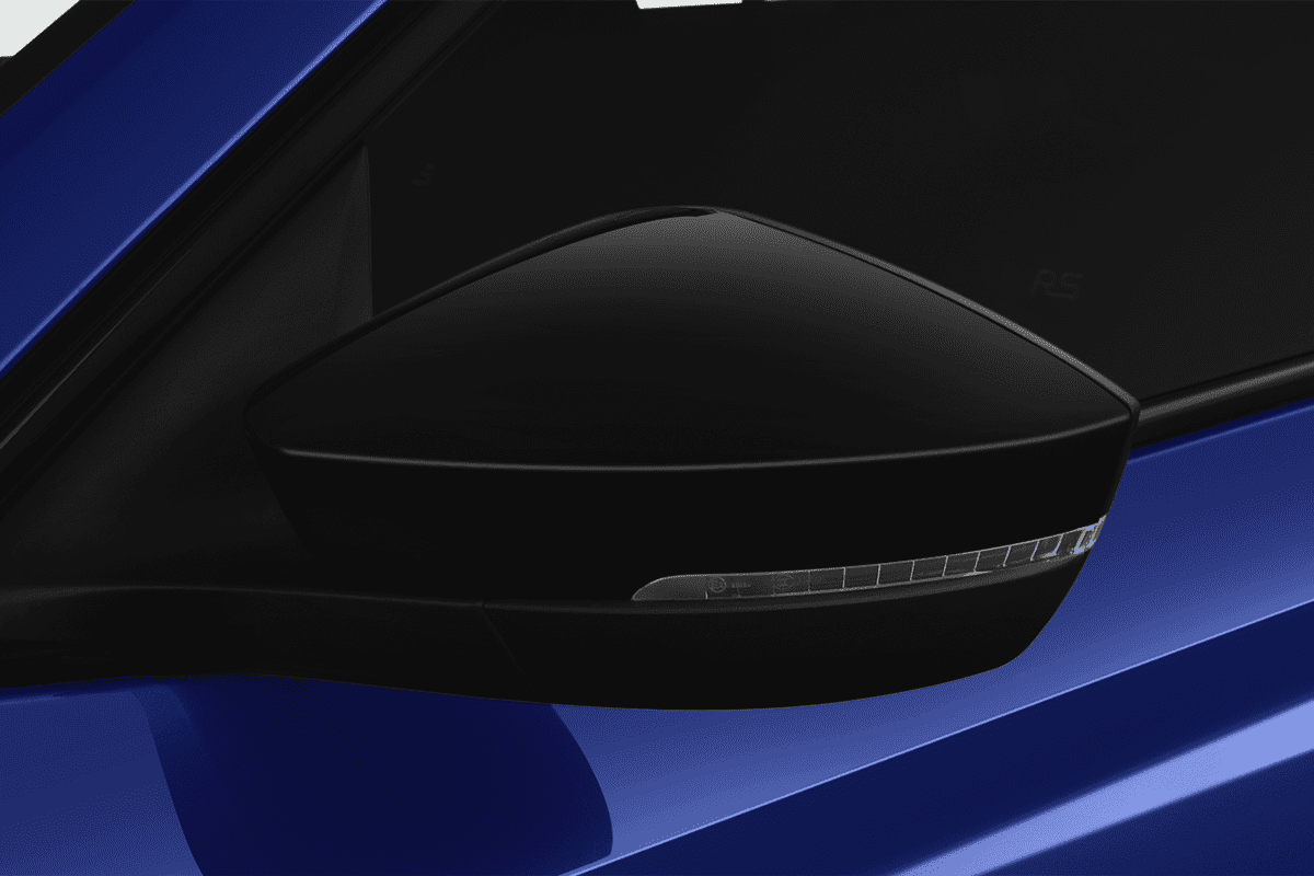 Rückspiegel eines Skoda Octavia Combi RS iV