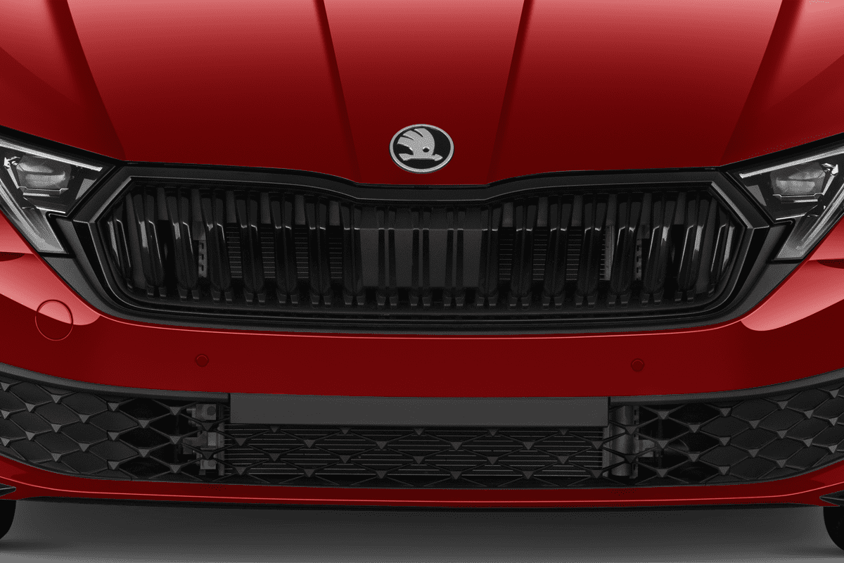 Kühlergrill eines Skoda Octavia Limousine