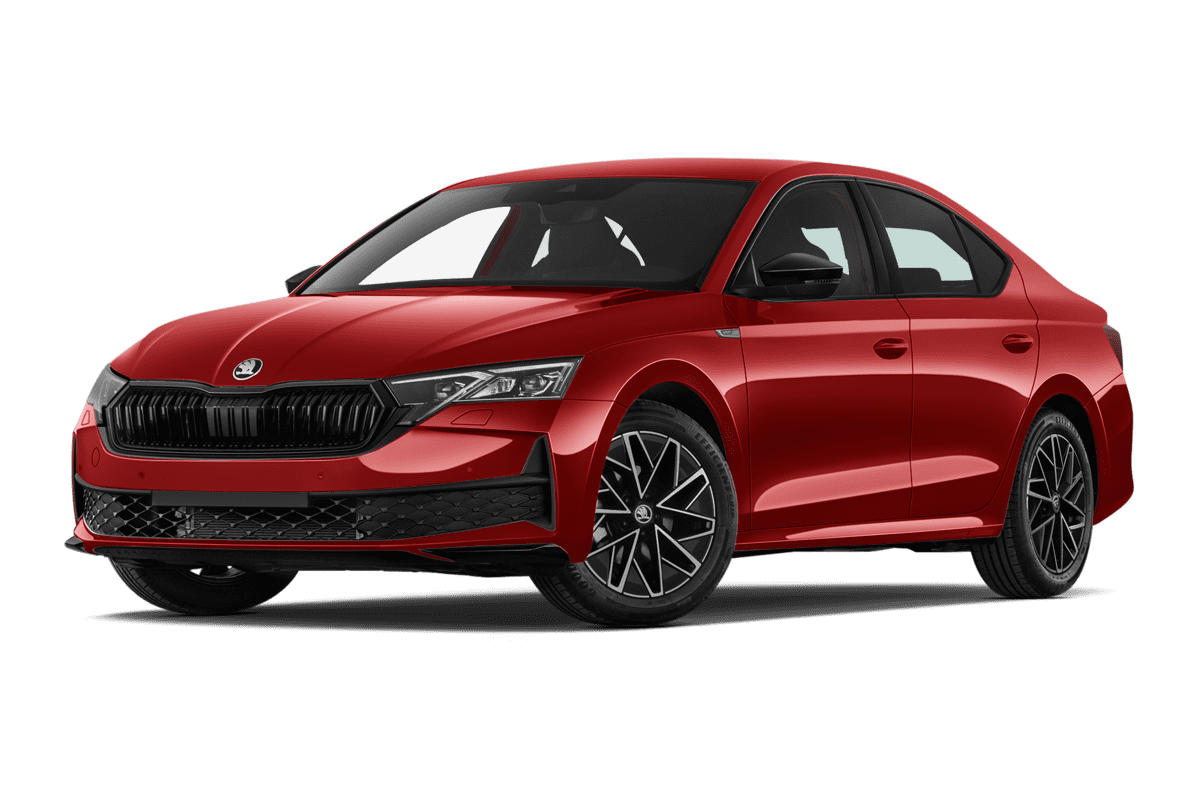 Tiefe, schräge Heckansicht eines Skoda Octavia Limousine , freigestellt