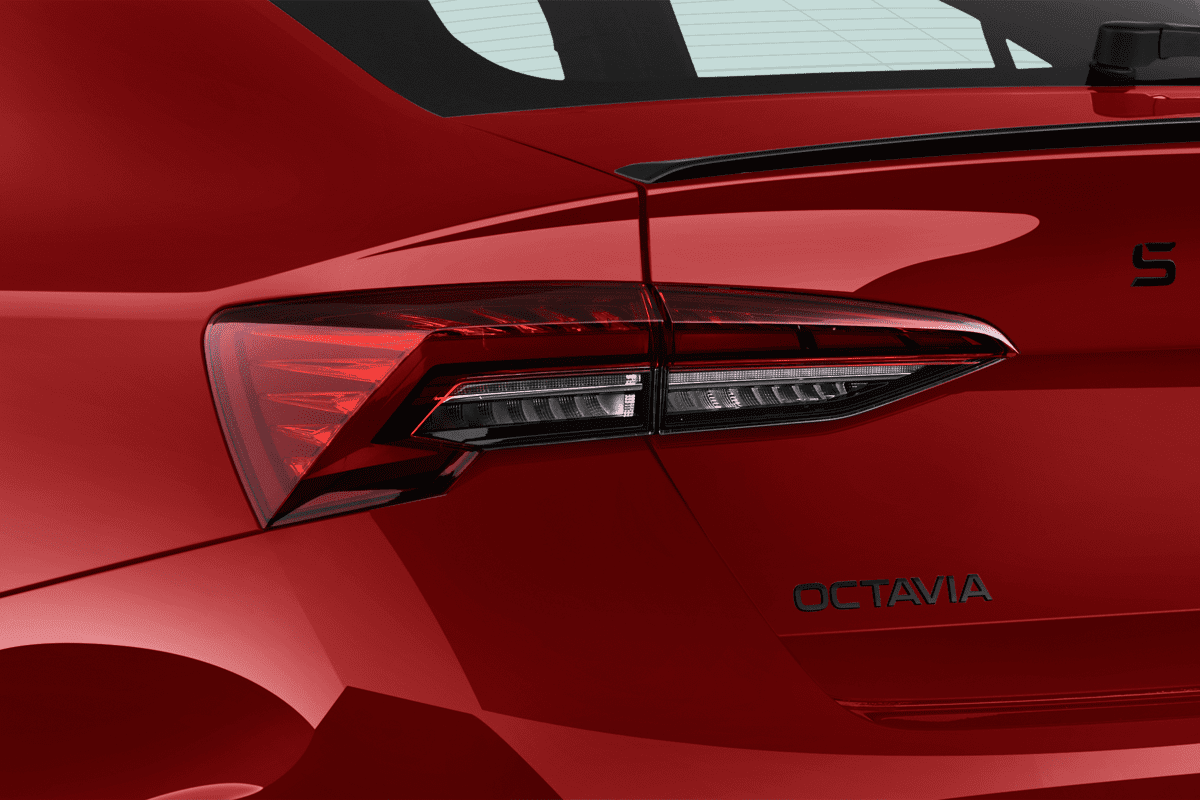 Heckleuchten eines Skoda Octavia Limousine