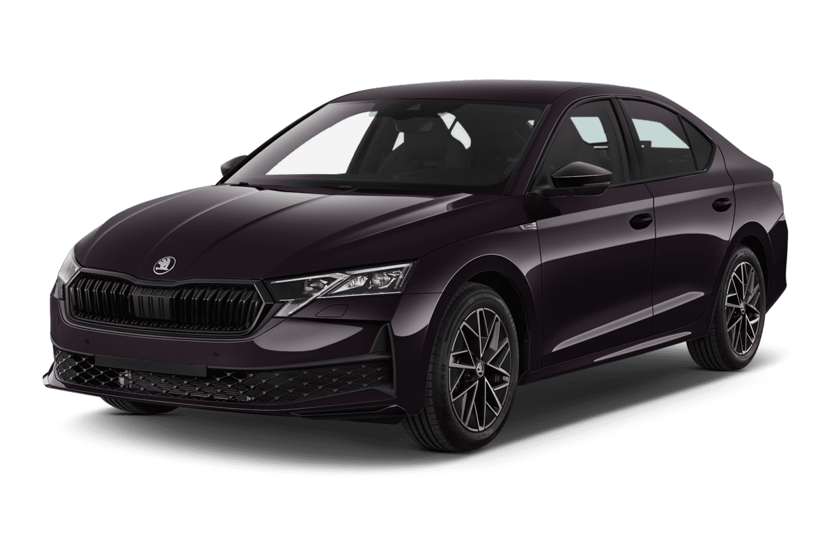 Schräge Frontansicht eines Skoda Octavia Limousine , freigestellt
