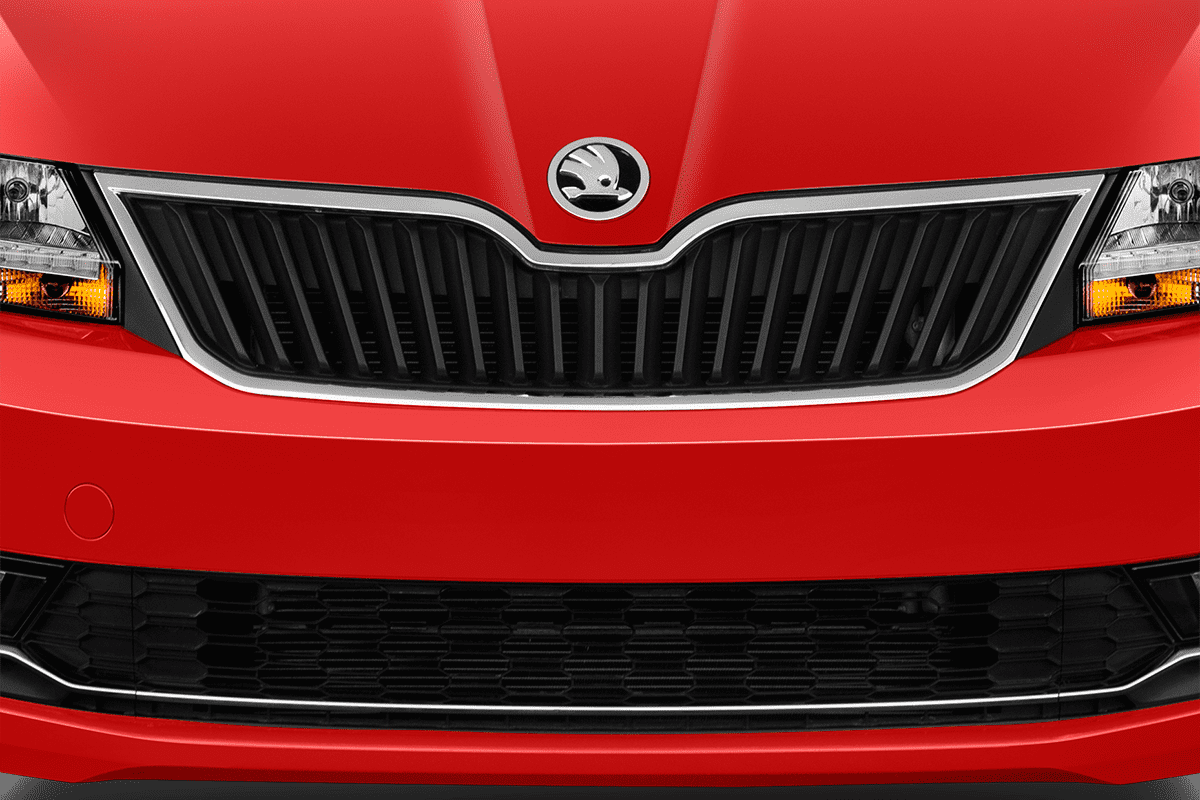 Kühlergrill eines Skoda Rapid Spaceback