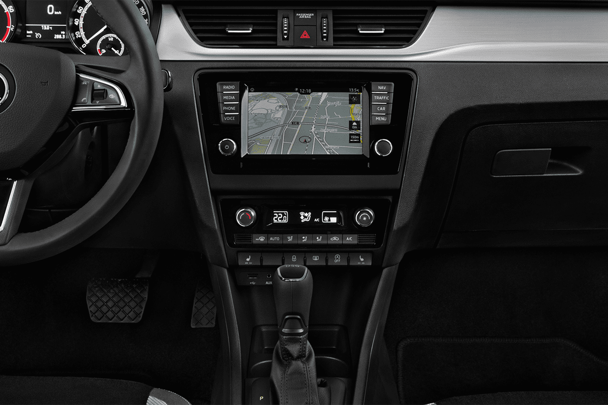 Mittelkonsole eines Skoda Rapid Spaceback