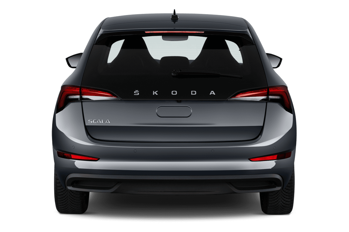 Heckansicht eines Skoda Scala Drive