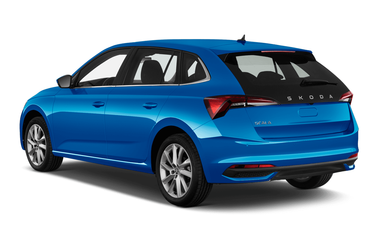 Schräge Heckansicht eines Skoda Scala, freigestellt