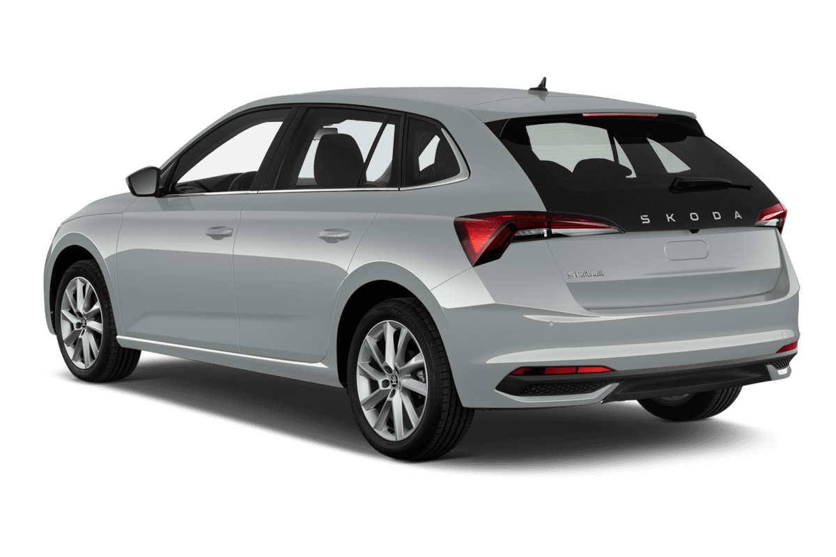 Schräge Heckansicht eines Skoda Scala, freigestellt