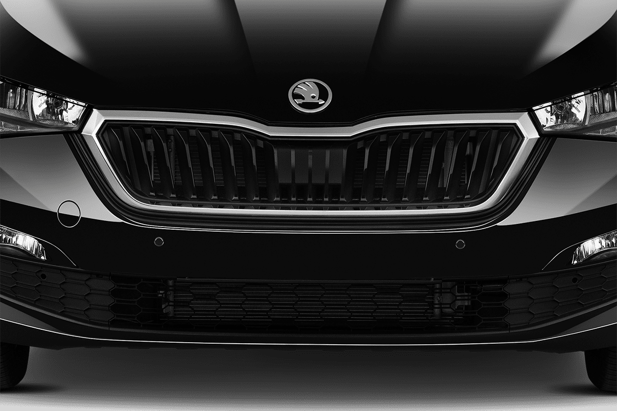 Kühlergrill eines Skoda Scala Cool Plus