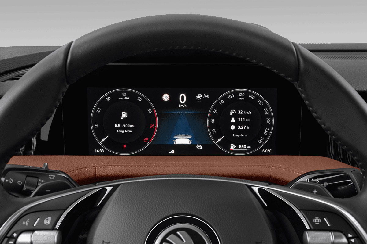 Kombiinstrument eines Skoda Superb