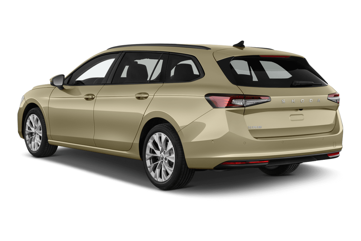Schräge Heckansicht eines Skoda Superb Combi, freigestellt