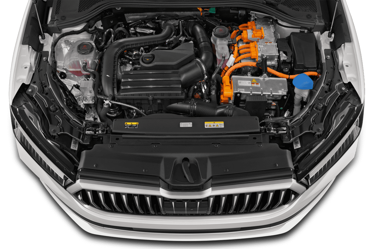 Motorraum eines Skoda Superb Combi iV 