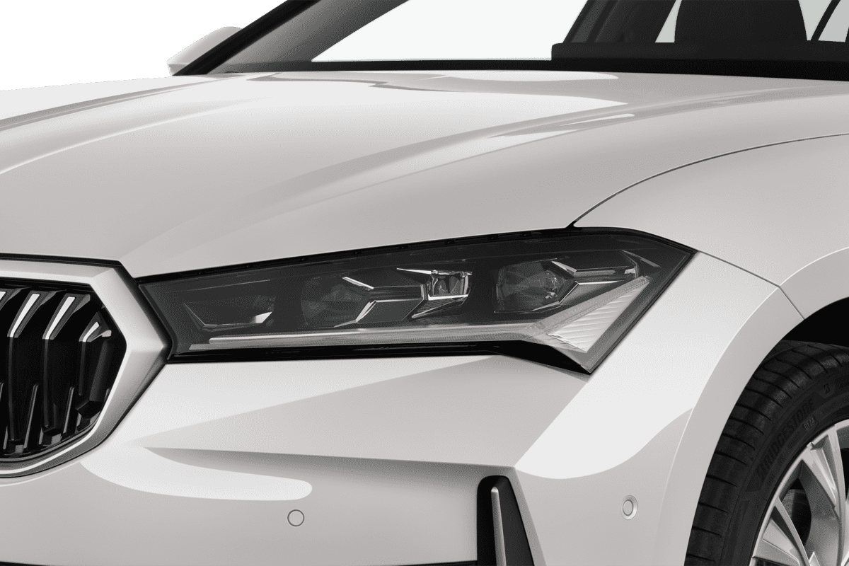 Frontscheinwerfer eines Skoda Superb Combi iV 