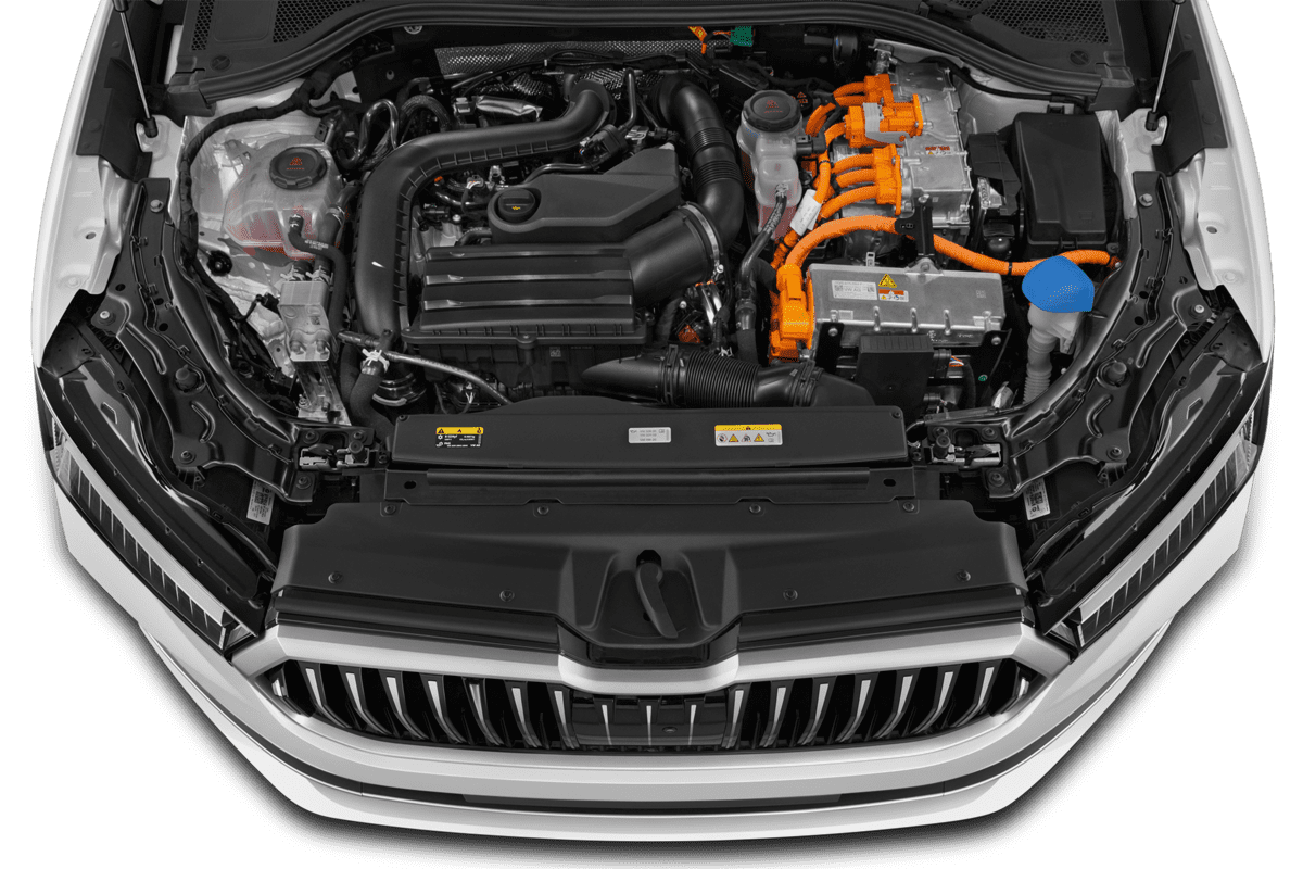 Motorraum eines Skoda Superb Combi