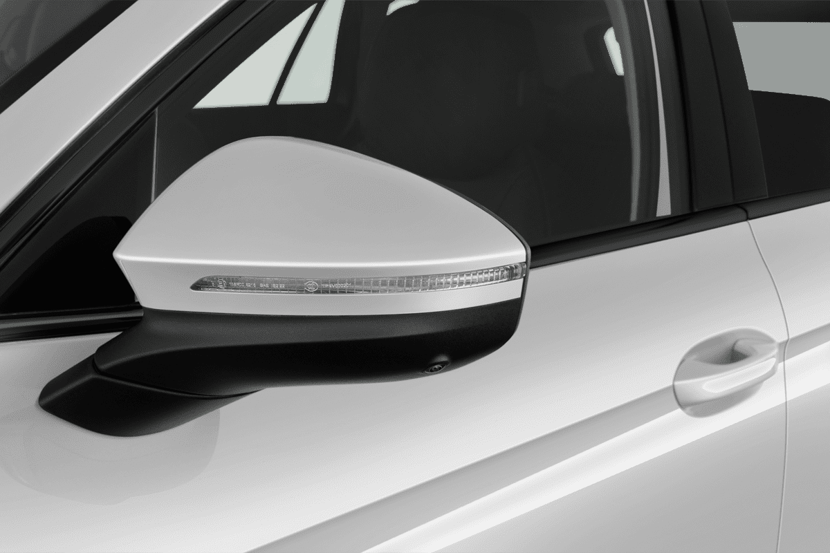 Rückspiegel eines Skoda Superb Combi