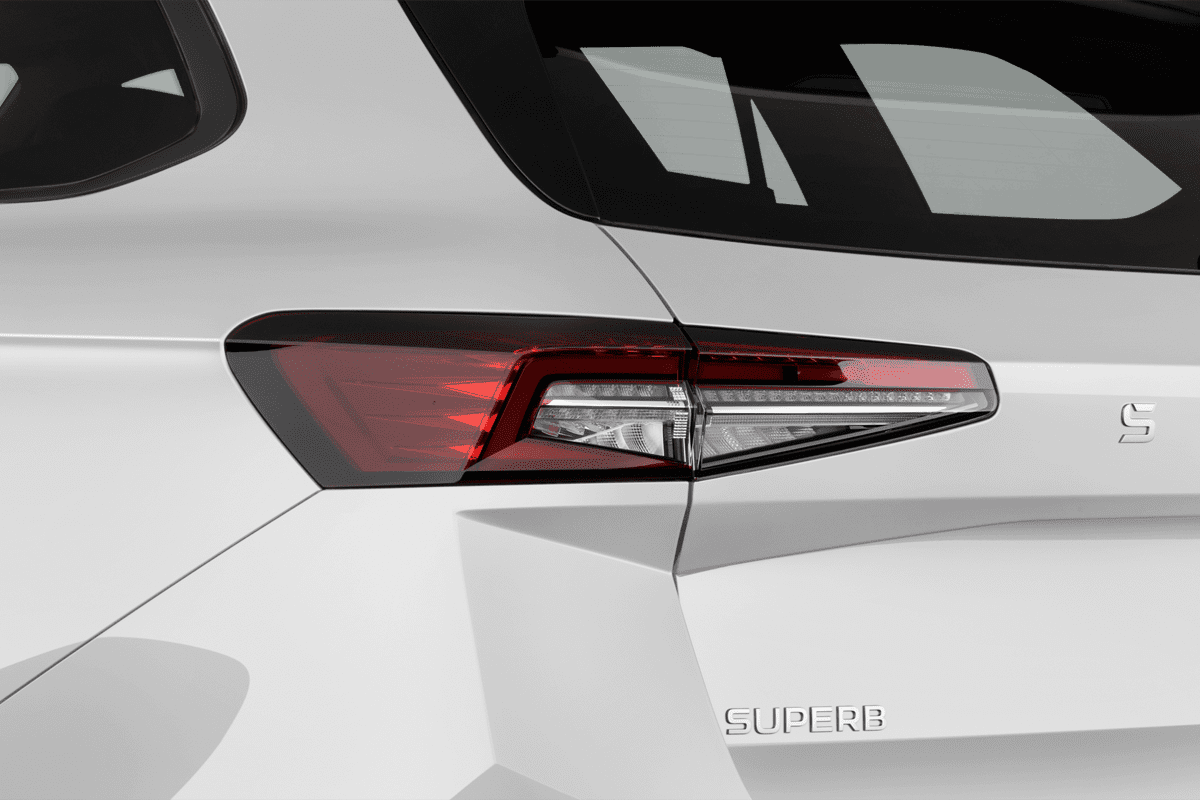 Heckleuchten eines Skoda Superb Combi