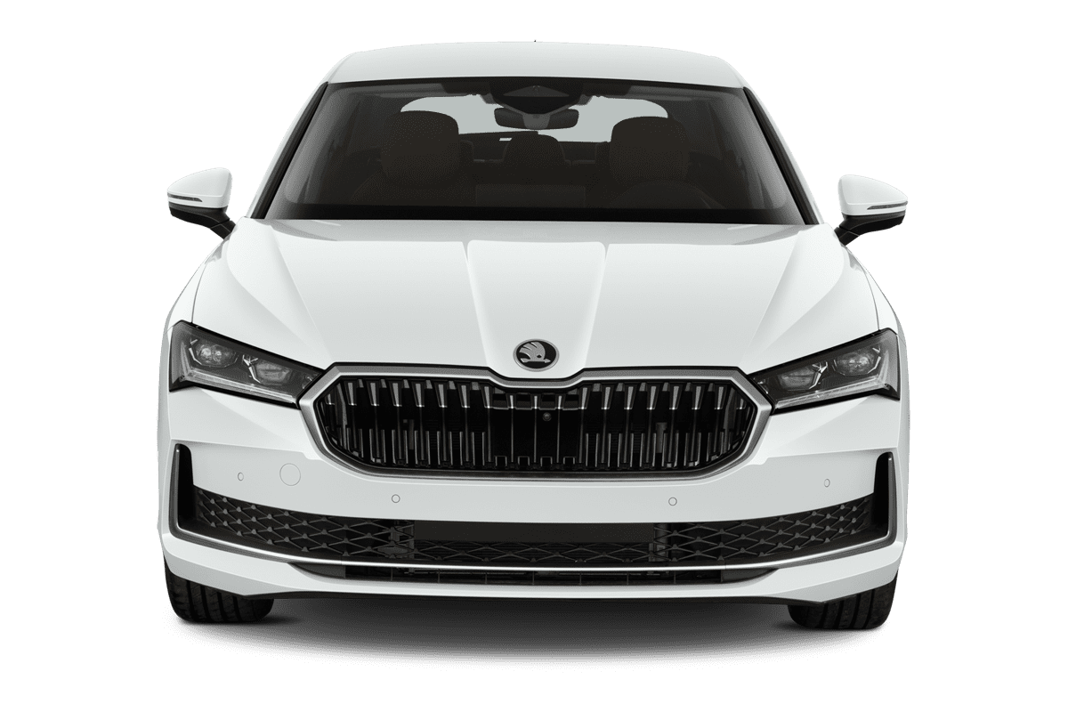 Frontansicht eines Skoda Superb , freigestellt