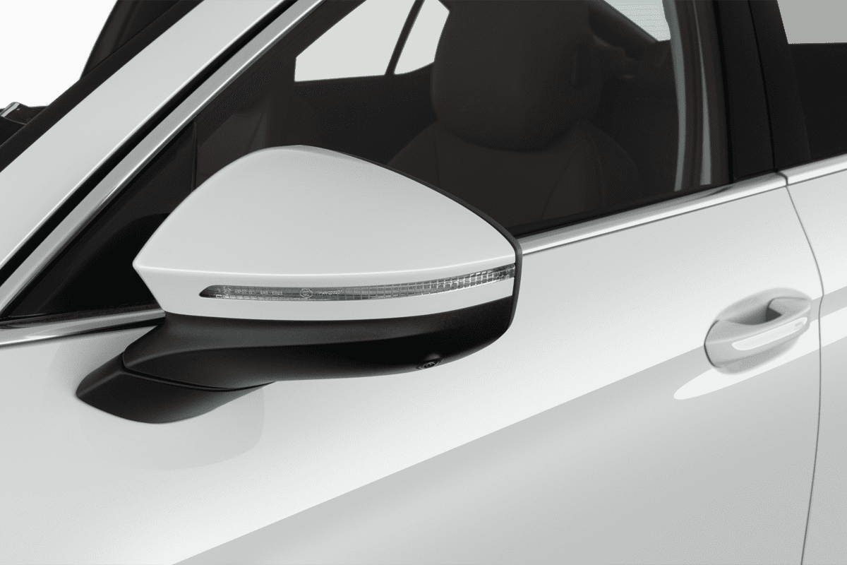 Rückspiegel eines Skoda Superb 