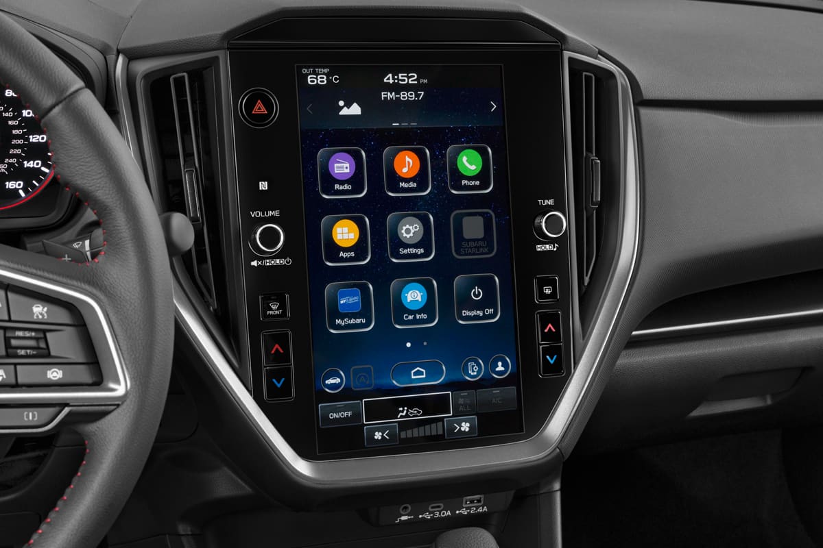 Mittelkonsole eines Subaru Impreza