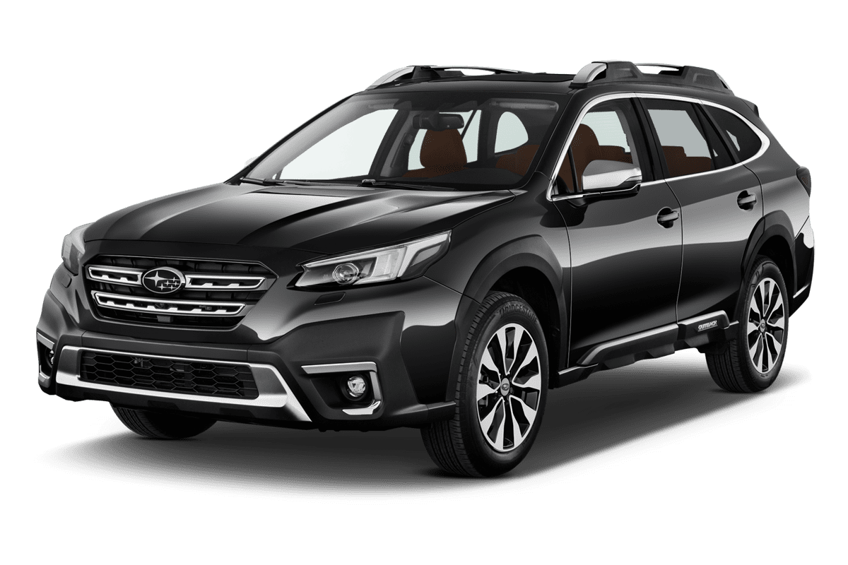 Schräge Frontansicht eines Subaru Outback, freigestellt