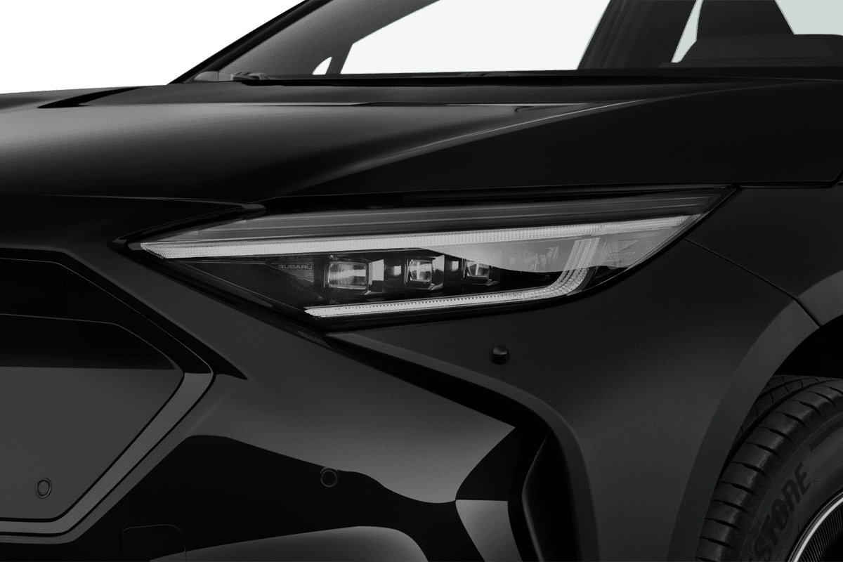 Frontscheinwerfer eines Subaru Solterra