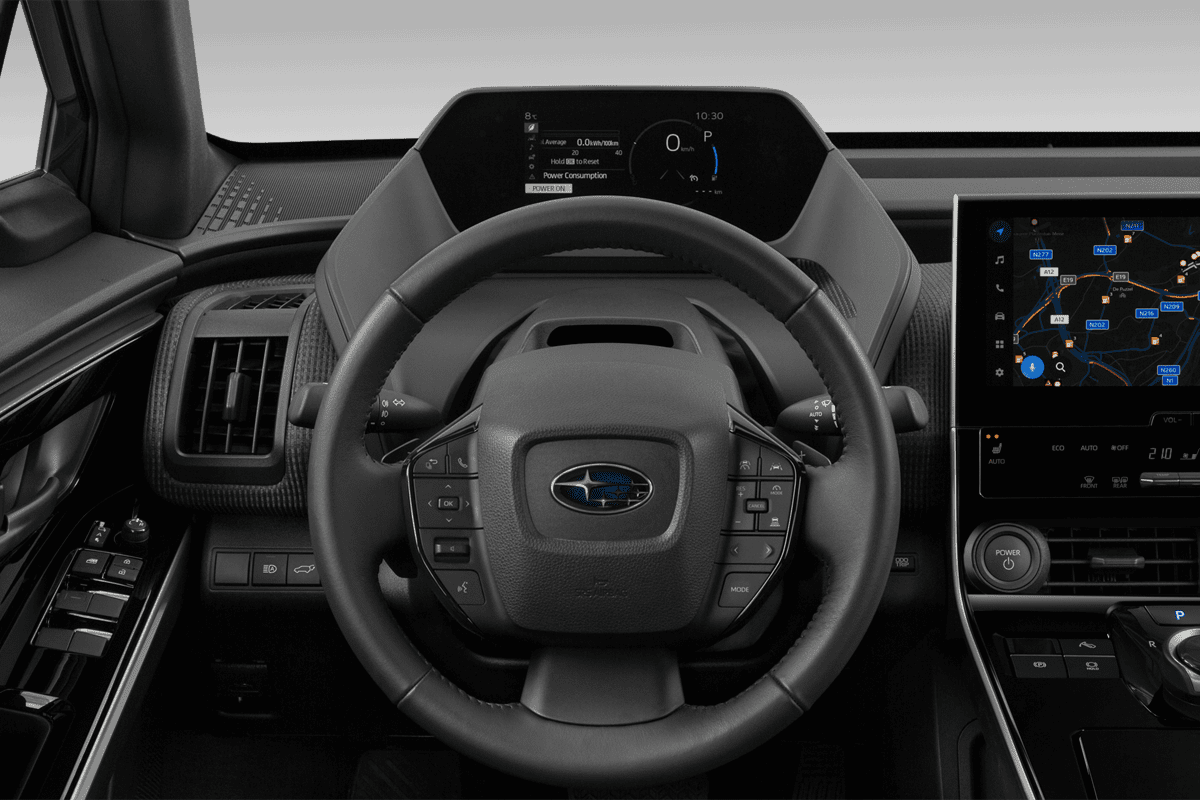 Lenkrad eines Subaru Solterra