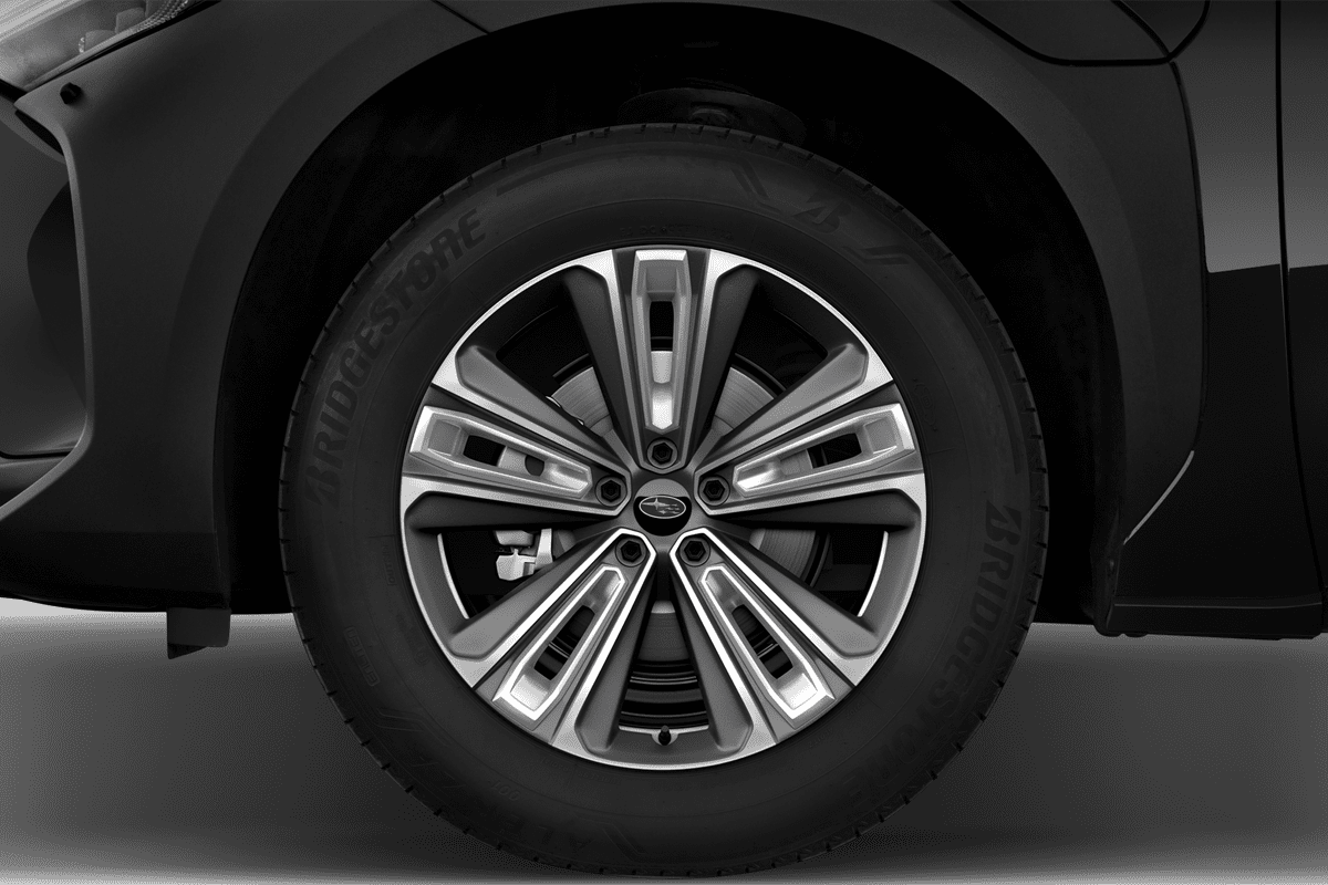 Radkappe oder Felge eines Subaru Solterra