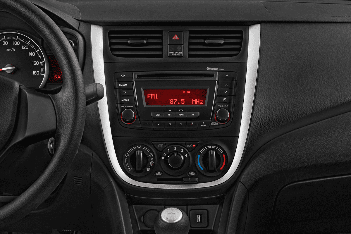 Mittelkonsole eines Suzuki Celerio