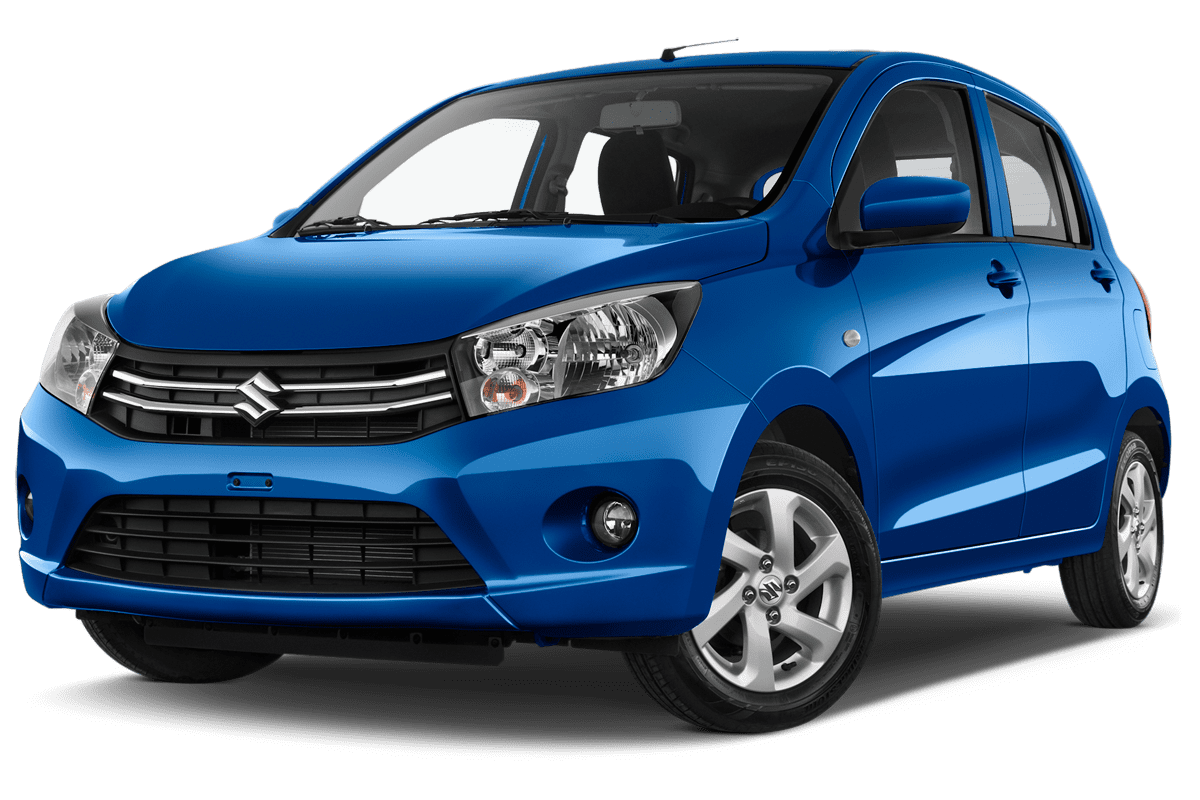 Tiefe, schräge Heckansicht eines Suzuki Celerio, freigestellt