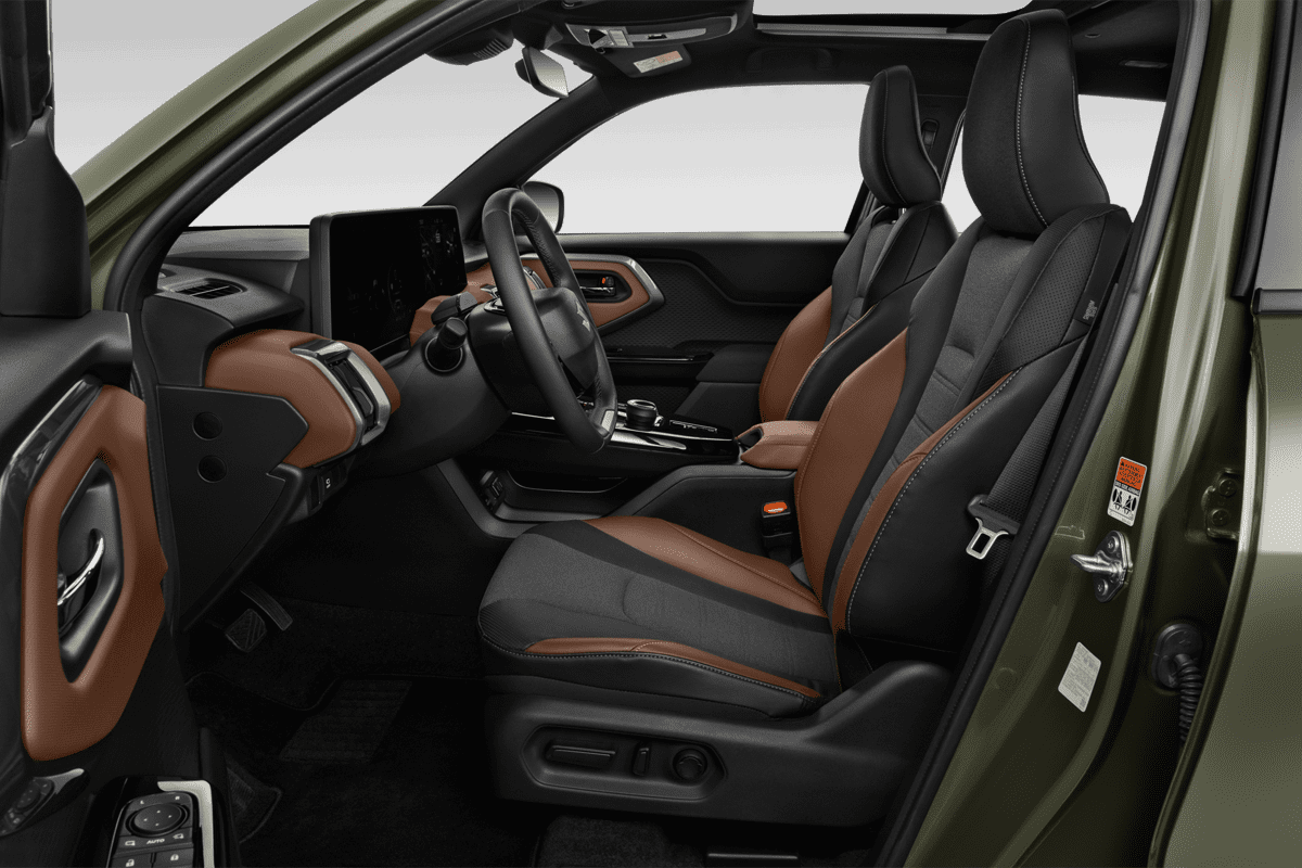 Vordersitze eines Suzuki eVitara (neues Modell)