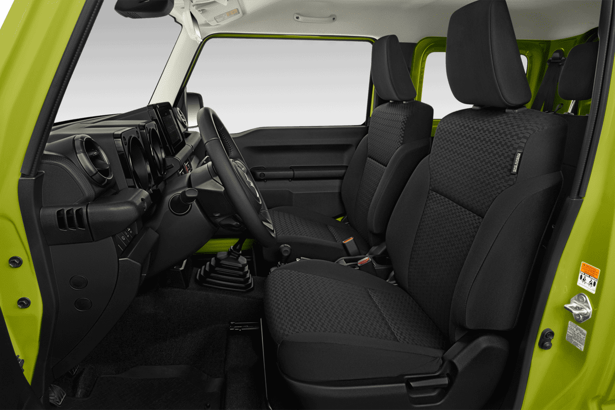 Vordersitze eines Suzuki Jimny