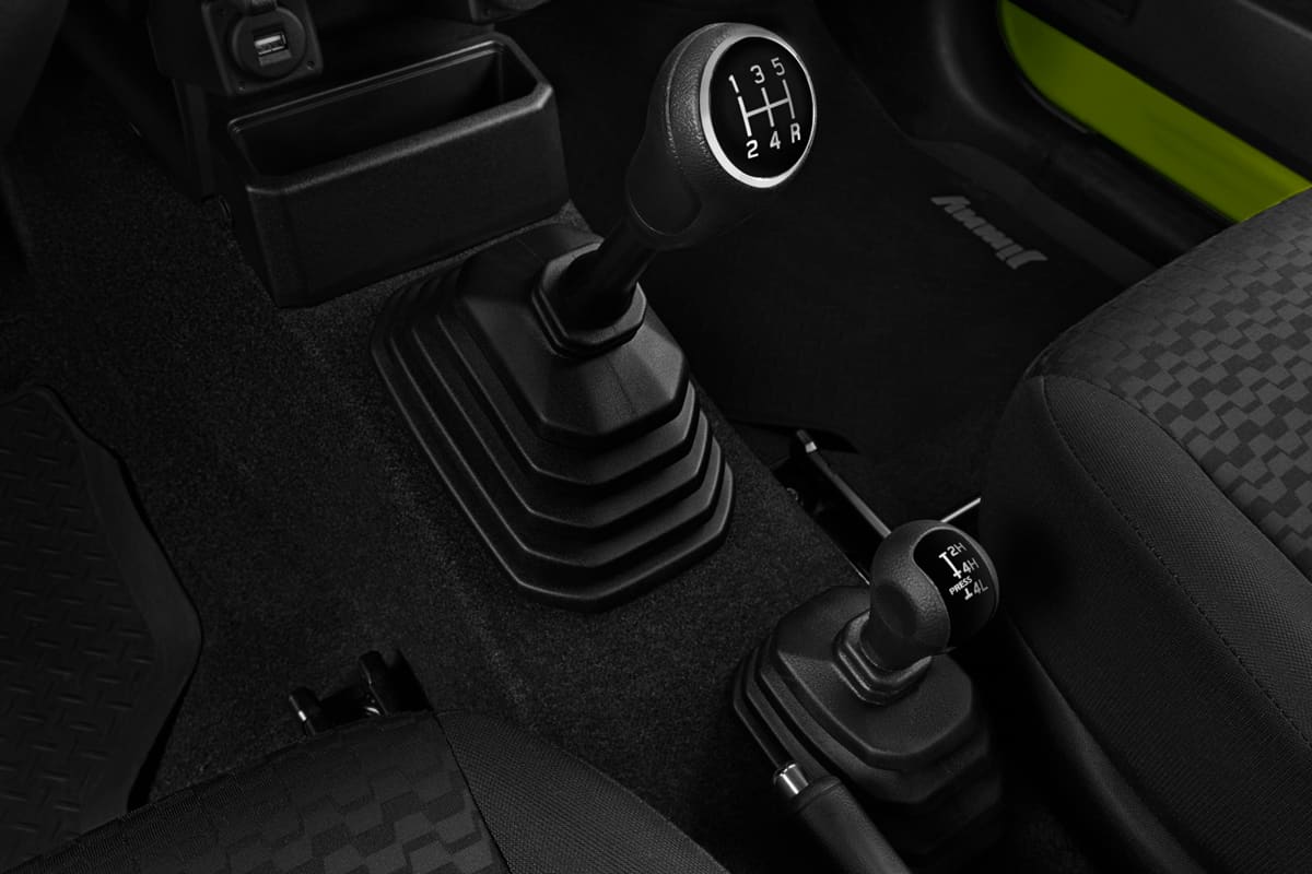 Schaltknüppel eines Suzuki Jimny