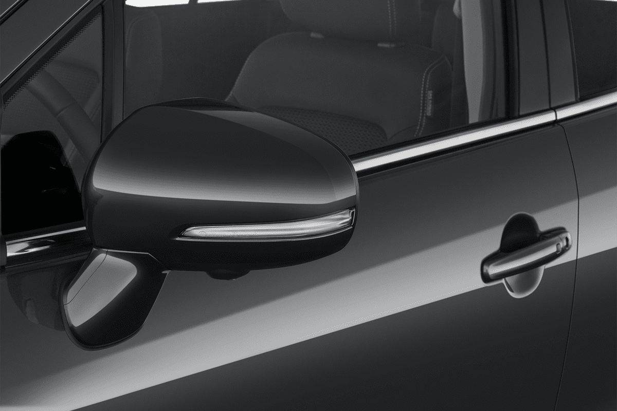 Rückspiegel eines Suzuki S-Cross