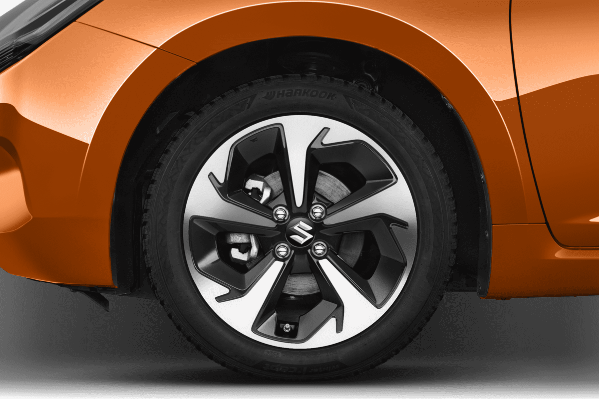 Radkappe oder Felge eines Suzuki Swift Hybrid 