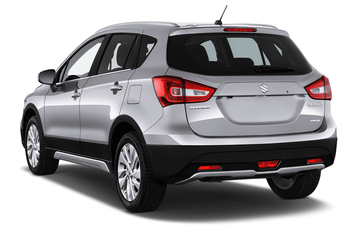 Schräge Heckansicht eines Suzuki SX4 S-CROSS, freigestellt