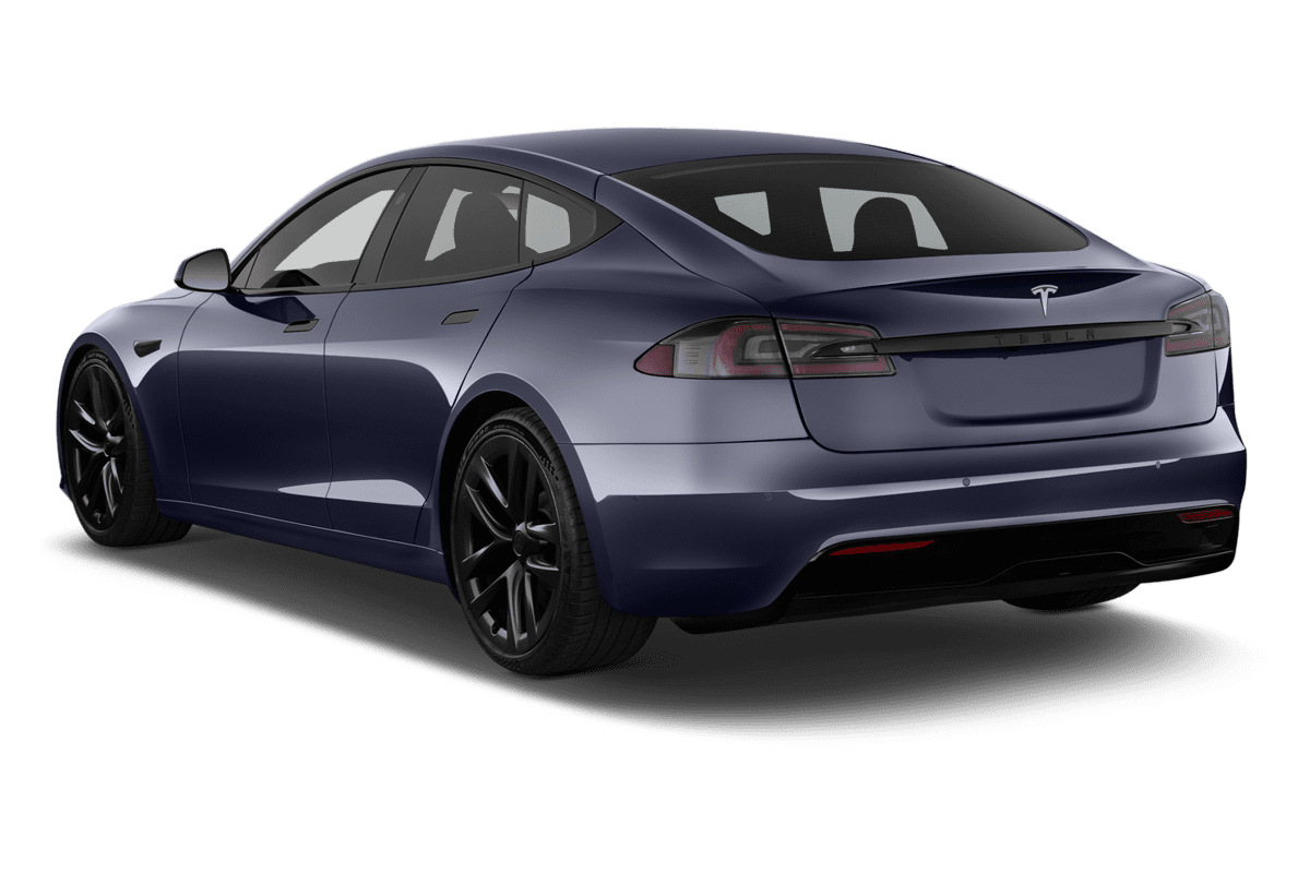 Schräge Heckansicht eines Tesla Model S, freigestellt