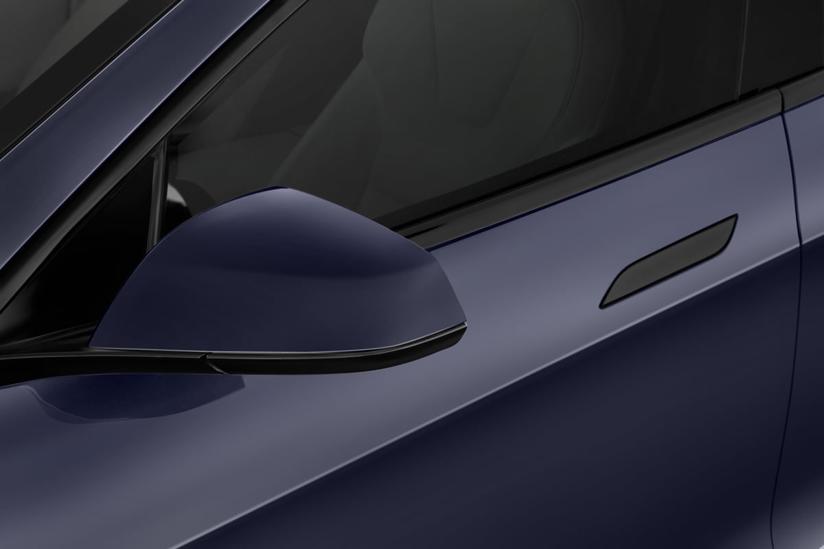 Rückspiegel eines Tesla Model S