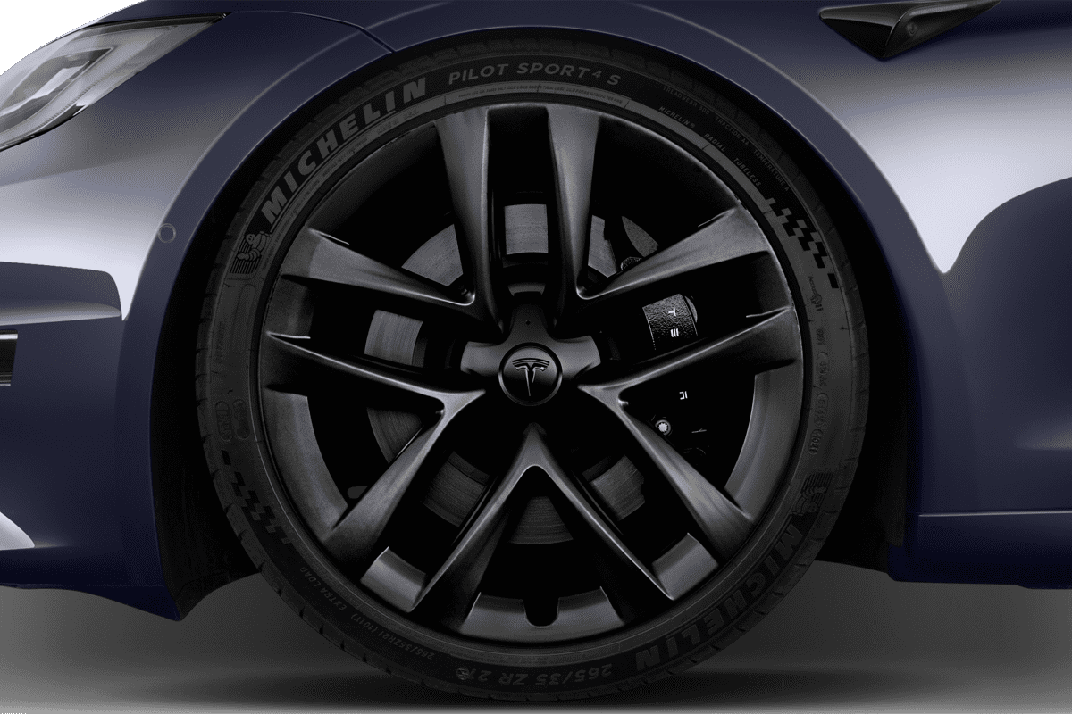 Radkappe oder Felge eines Tesla Model S