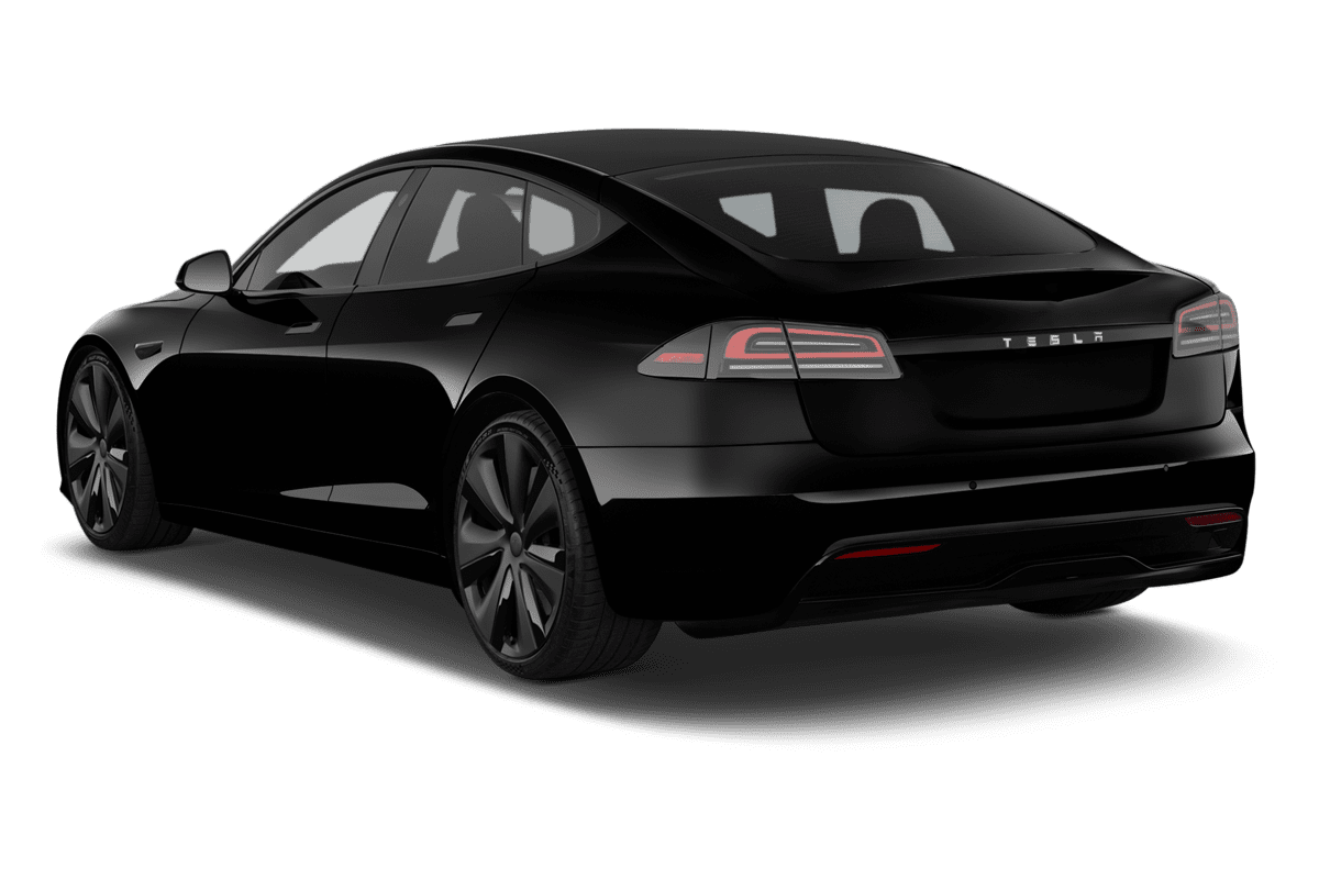 Schräge Heckansicht eines Tesla Model S, freigestellt