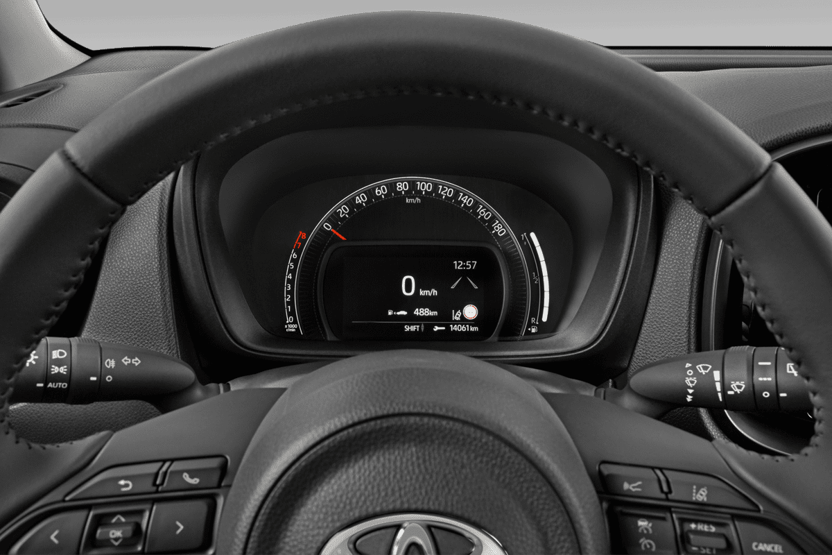 Kombiinstrument eines Toyota Aygo X