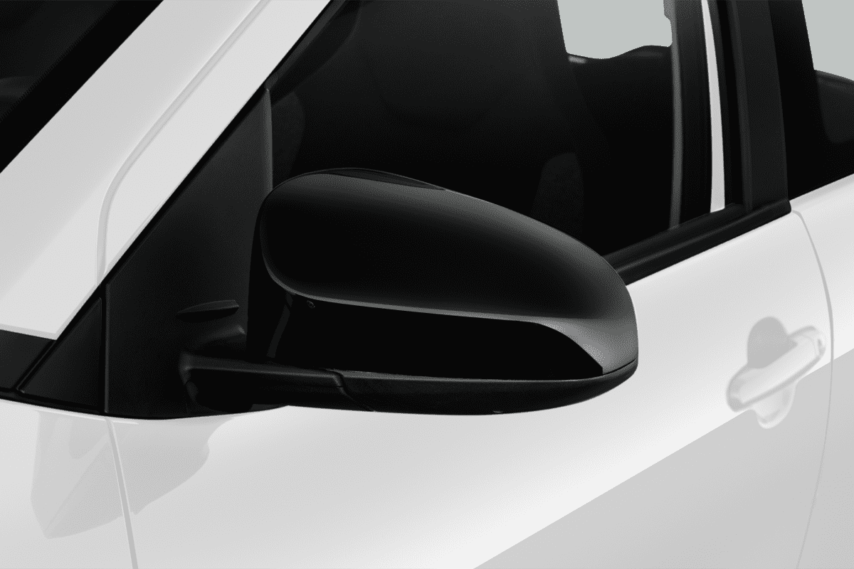Rückspiegel eines Toyota Aygo X