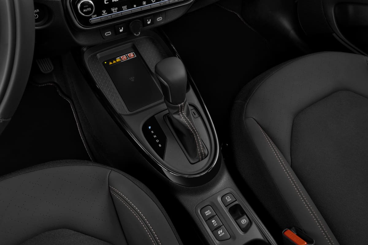 Schaltknüppel eines Toyota Aygo X Hybrid 