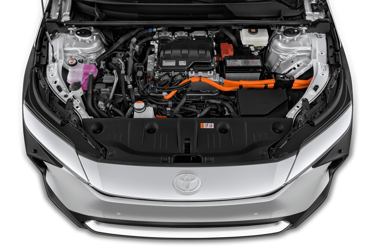 Motorraum eines Toyota bZ4X